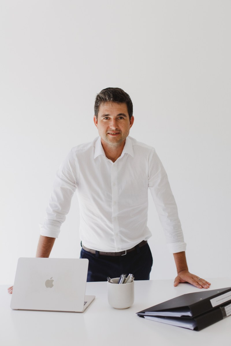 Bernhard Waugh — Attorney & Sworn Translator, Somerset West